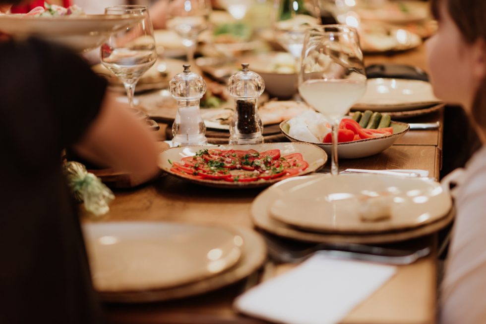 Shabbat Meal Etiquette Tactful Strategies To Avoid Uncomfortable   Shabbat Dinner Shutterstock 1216847776 980x655 