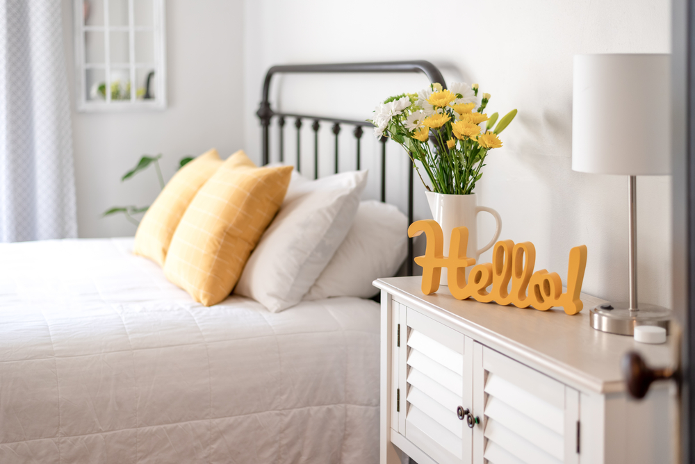5 Things Every Guest Room Needs